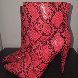 NWOT Shoedazzle, booties, red